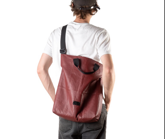 A bag suitable for a laptop 👜