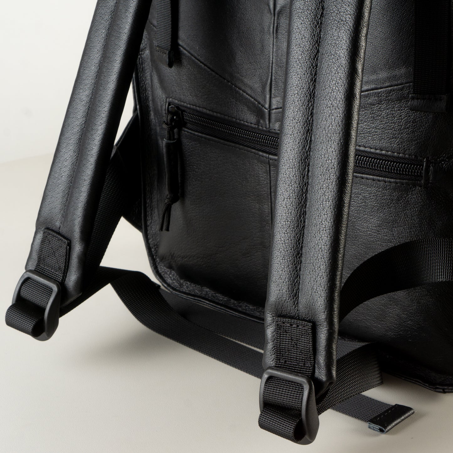 Large leather laptop backpack "June"