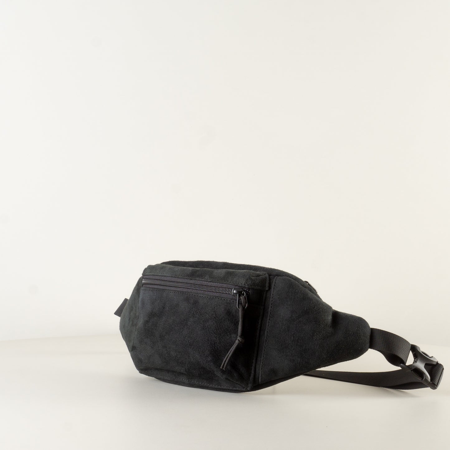 Small leather sling bag black color - 100% "November"