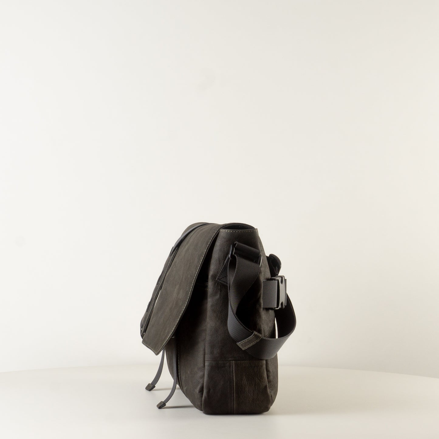 Large black leather backpack "March"