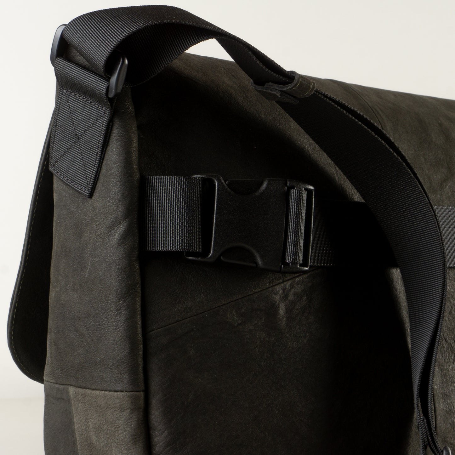 Large black leather backpack "March"