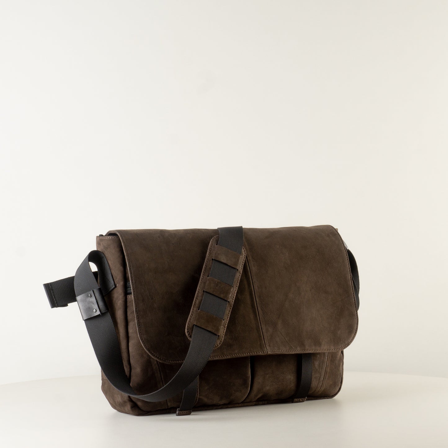 Large brown leather backpack "March"