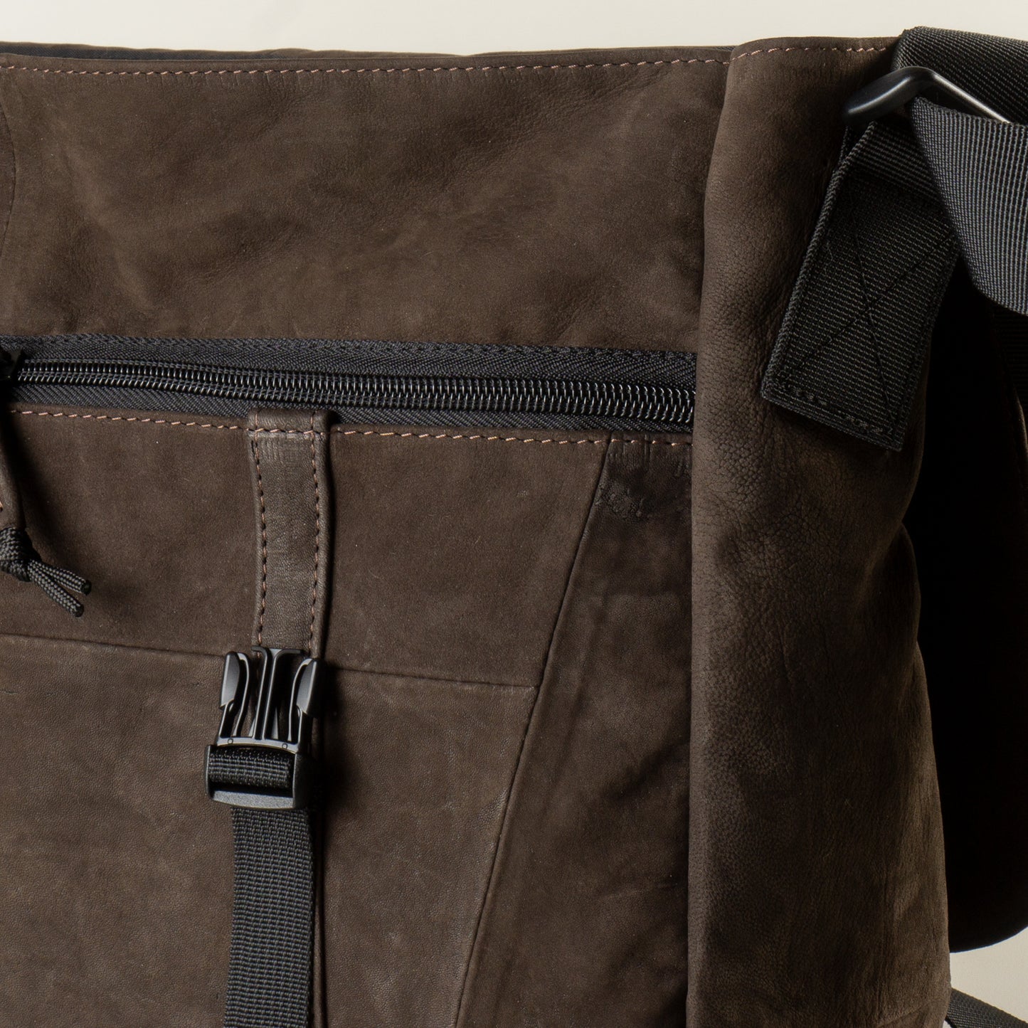 Large brown leather backpack "March"